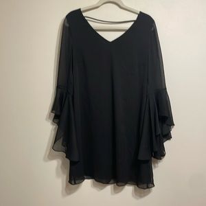 Black straight dress, flowy sleeves